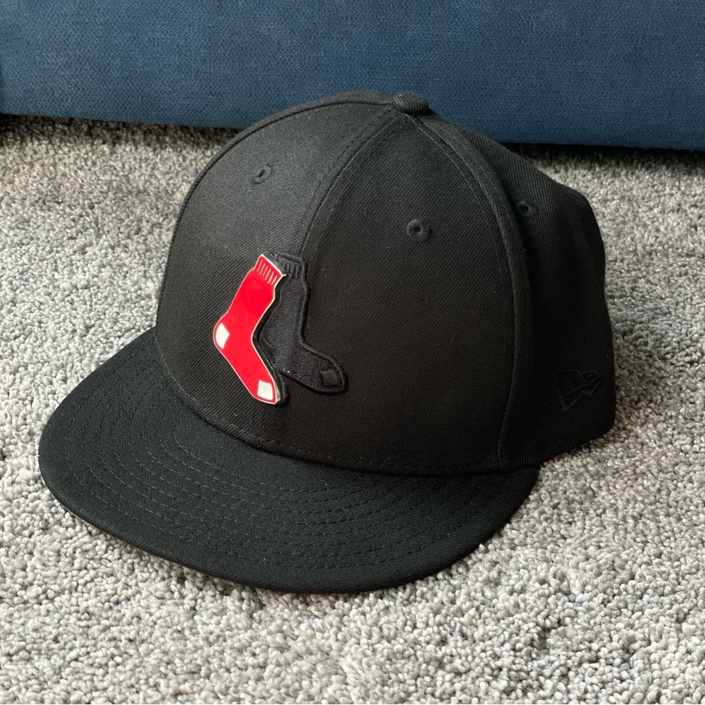 New Era Boston Red Sox Fitted Hat Hanging Sox Logo Size 7 5/8 Black Gray UV
